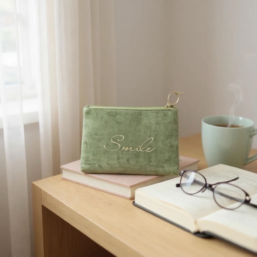 Anthropologie Green Velvet Smile Pouch Wristlet Clutch Bag NWOT - Picture 6 of 6
